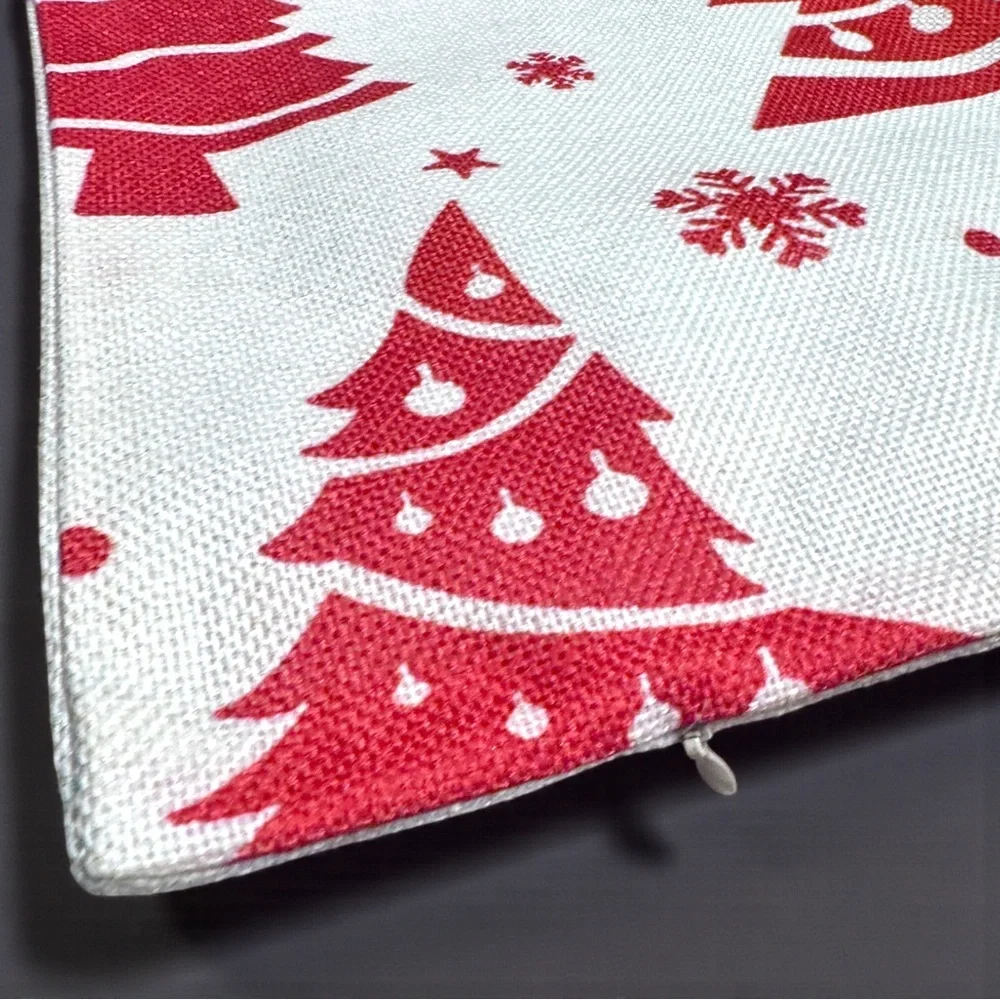 Christmas Pillow Covers 18x18 Set of 2 White Red Snowflake Tree Decor NWOT